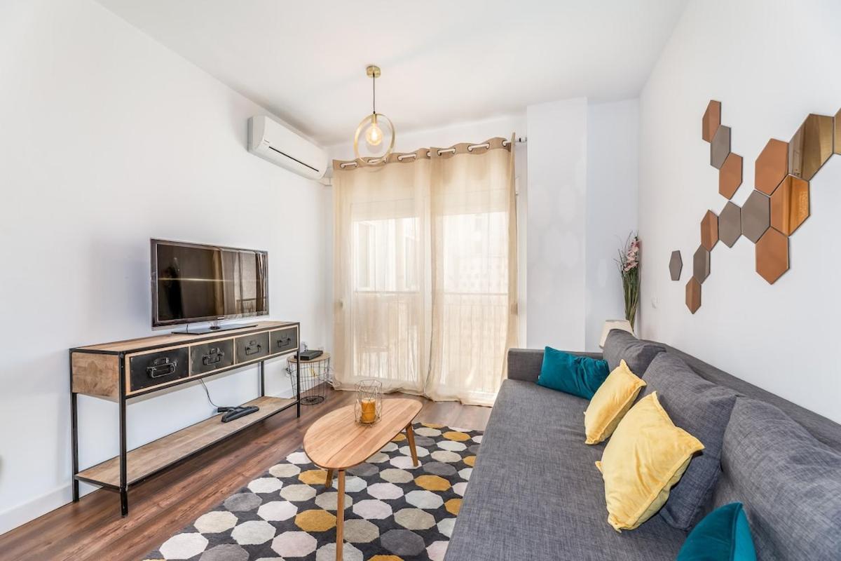 مالقة C29 - Trendy Central Apartment With Small Parking And Terrace المظهر الخارجي الصورة